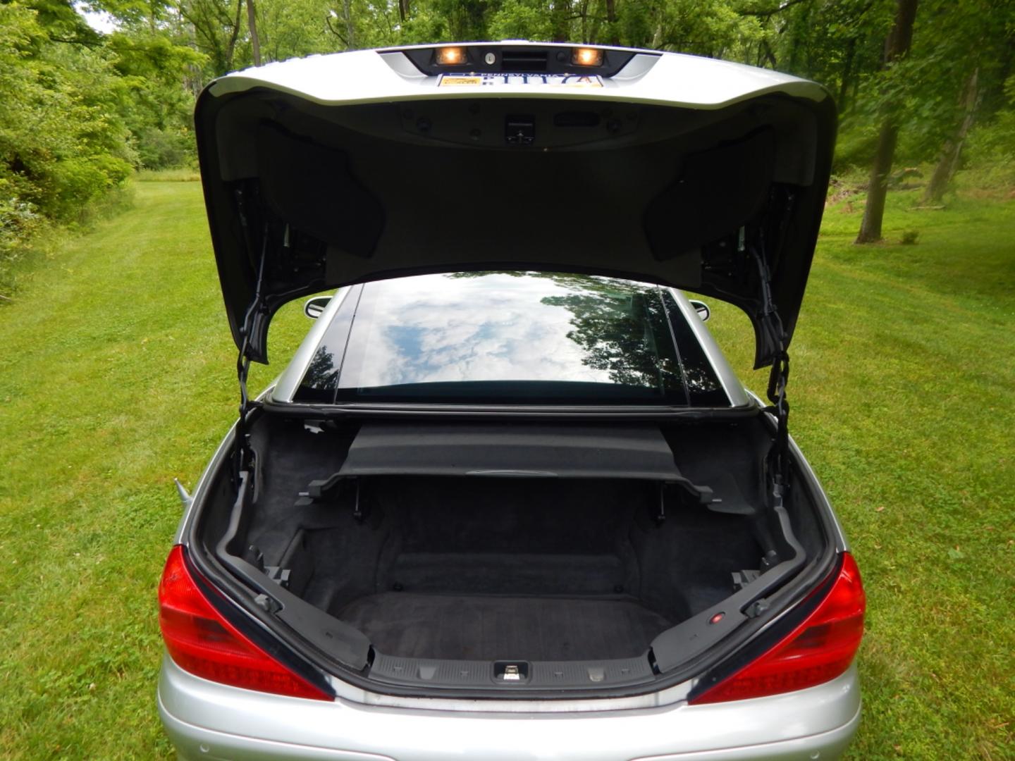 2005 brilliant silver metallic /Dark Gray leather Mercedes-Benz SL-Class sport (WDBSK76F15F) with an 5.5 Liter V12 Bi-turbo engine, 5 speed automatic transmission, located at 6528 Lower York Road, New Hope, PA, 18938, (215) 862-9555, 40.358707, -74.977882 - Here for sale is a Very clean 2005 Mercedes-Benz SL600 with sport package. Under the hood is a 5.5 liter Bi-turbo V12 making 493 horsepower and 590 foot pounds of torque. Its puts all that power to the rear wheels via a smooth shifting 5 speed automatic transmission. Features include; Dark Gray l - Photo#18